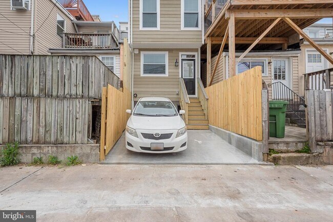 Building Photo - 1434 Marshall St