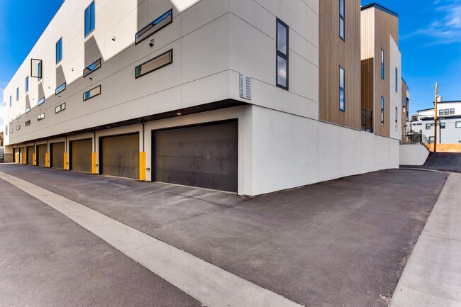 Building Photo - New Construction 3 Bedroom Townhomes with ...