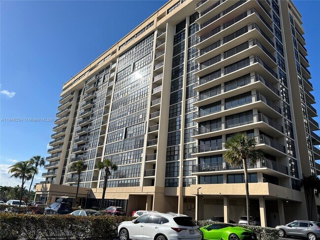 Building Photo - 2017 S Ocean Dr