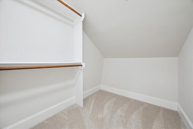 Building Photo - 4317 Verone St
