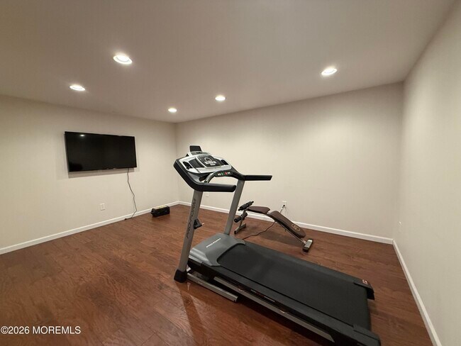 Building Photo - 8 Bennett Ct