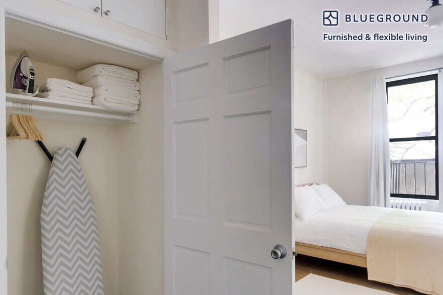 Building Photo - 26 Jane St