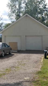 Garage - 604 W 3rd Ave