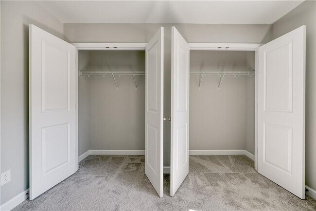 Building Photo - 2997 Whispering Hills Ct