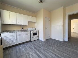 Building Photo - 103 Storms Ave
