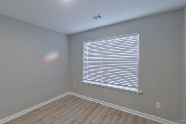 Building Photo - 394 Angela St