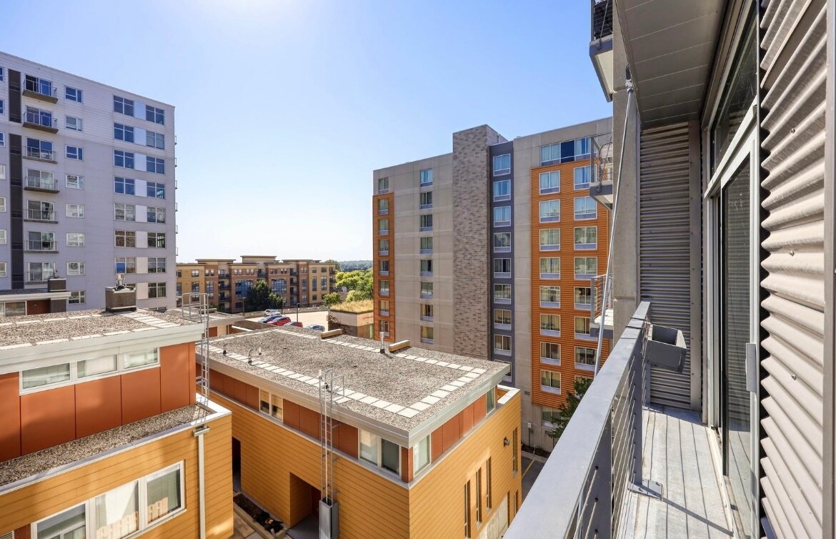 Building Photo - 309 W Washington Ave