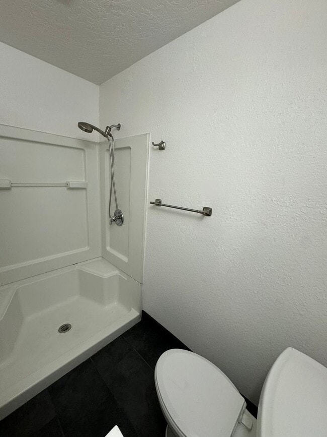 Building Photo - Fully Remodeled 2 bed/1 bath home in Cottage Grove