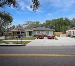 Building Photo - Private 2BR/1BA Duplex with Florida Room