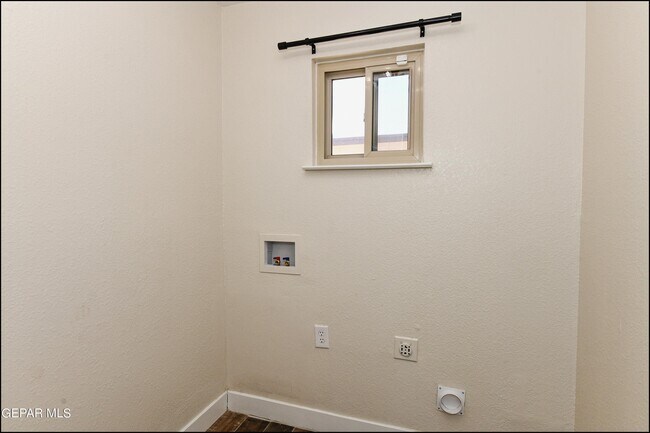 Building Photo - 3413 Tea Rose Pl