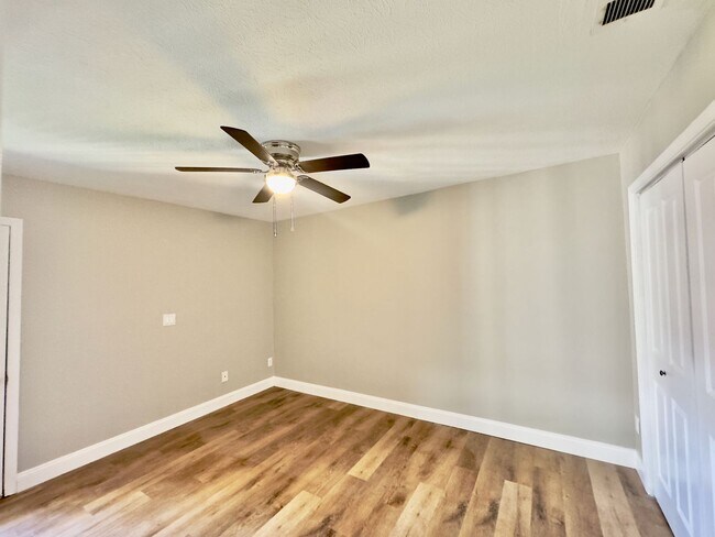 Building Photo - ! Beautiful 2BA/1.5BR Townhome in Gulf Highlands!