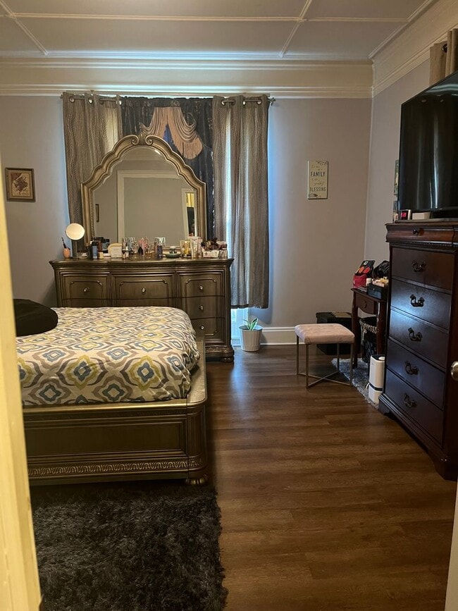 Building Photo - 2 Bed / 1 Bath First-Floor Rental – Available ASAP