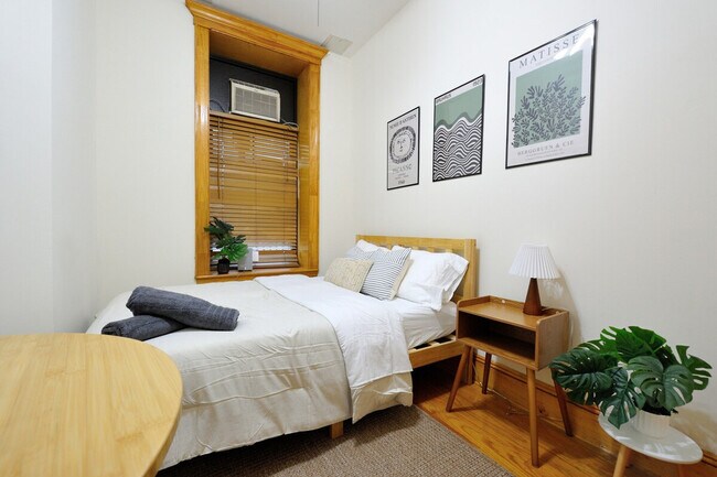 Building Photo - 301 E 63rd St