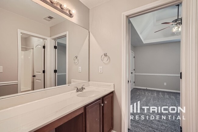 Building Photo - 301 Arbor Pl