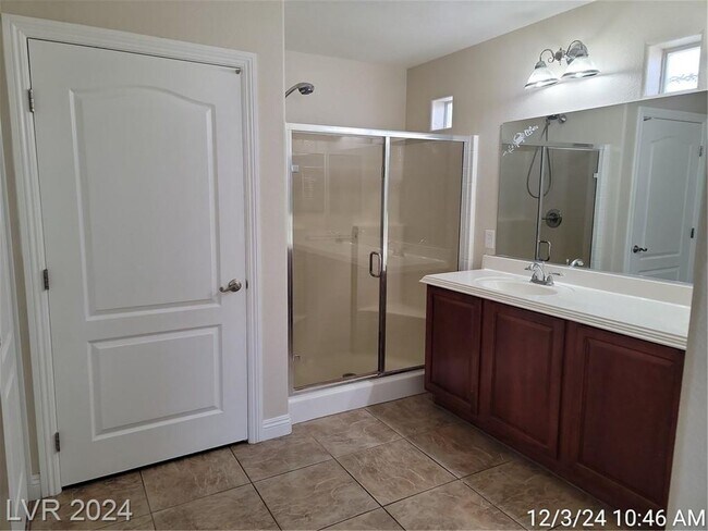 Building Photo - SILVERADO RANCH SINGLE STORY PATIO HOME IN...