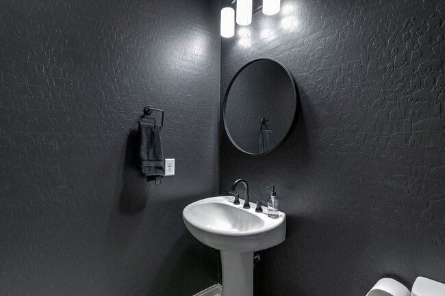 Building Photo - Charming Single-Story in Cadence with Fireplace & Entertainer’s Backyard!