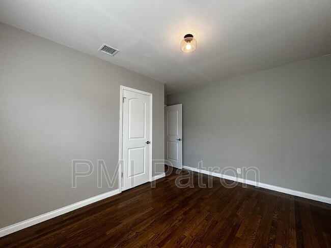 Building Photo - 2830 Harvey Way