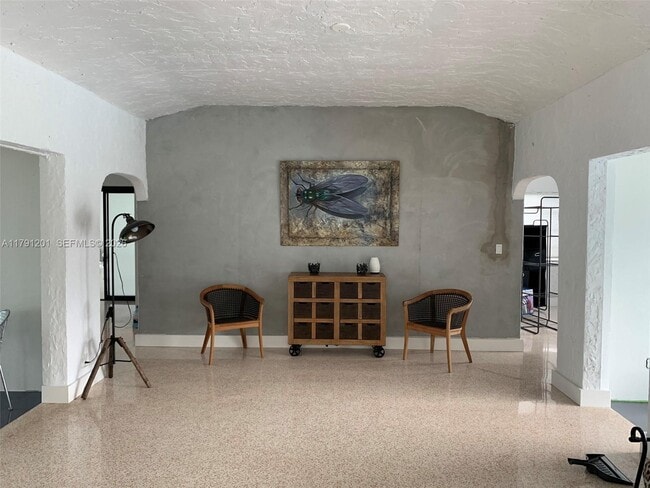 Building Photo - 6003 S Indian River Dr