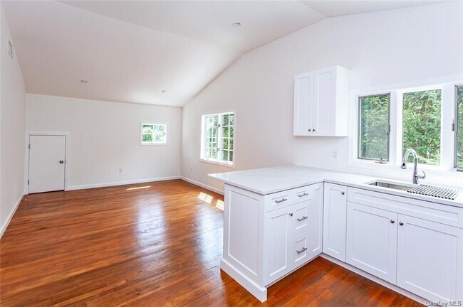 Building Photo - 2515 Garden Ln