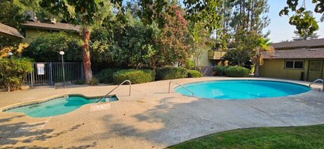 Building Photo - Cozy apartment for rent in Visalia