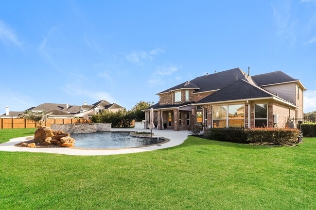 Building Photo - 3909 Pebble Brook Dr