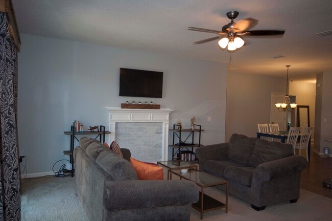 Building Photo - Young country style home- Move in ready!
