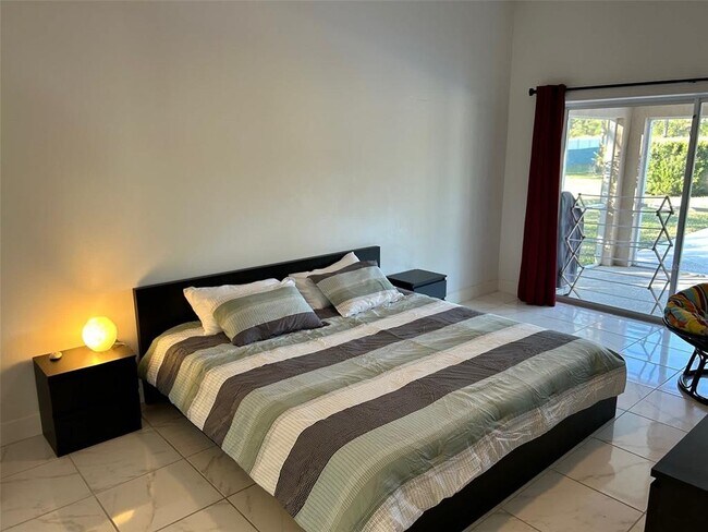 Building Photo - 12447 Lake Denise Blvd