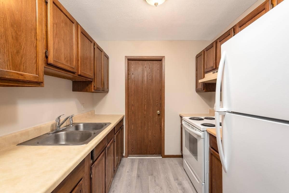 Building Photo - Free Street Apartments