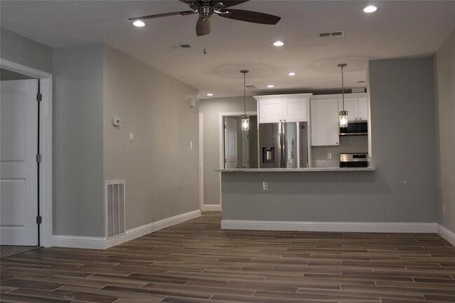 Building Photo - 55 E White Willow Cir