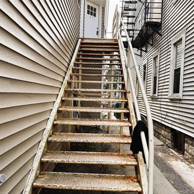 Building Photo - 43 N Clinton St