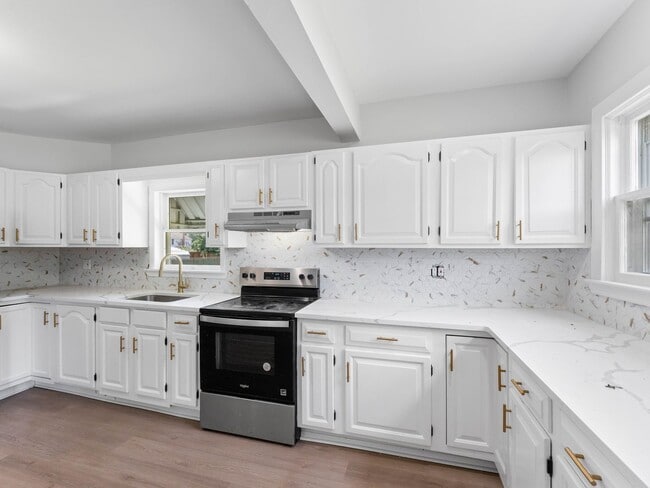 Building Photo - Updated 3-Bedroom Home with Spacious Yard in Hainesport
