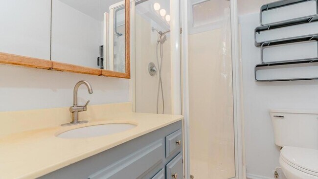 Building Photo - 2867 Cindy Ln