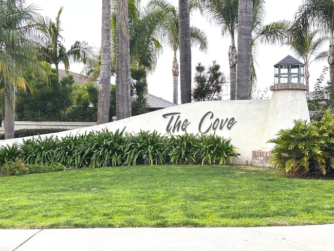 Building Photo - Beach Close Carlsbad Single-Story in The Cove