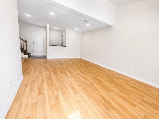 Building Photo - 900 Sierra Madre Ave