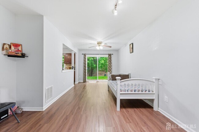 Building Photo - 2804 Cricket Cir