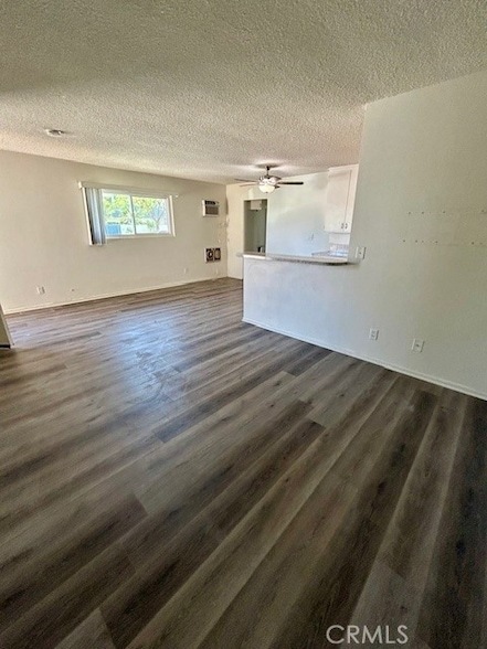 Building Photo - 686 E Cottonwood Rd