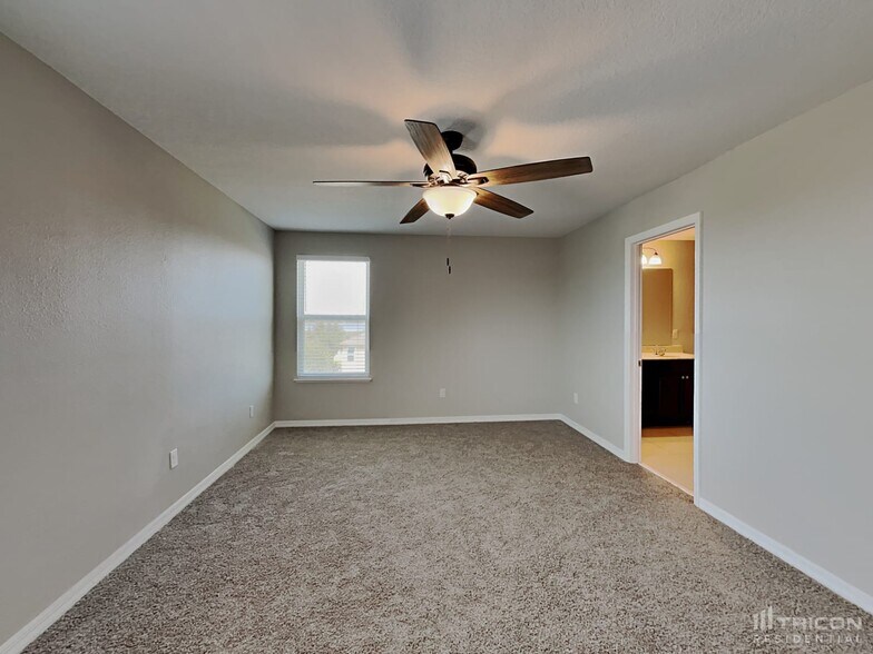 Building Photo - 509 Kestrel Dr