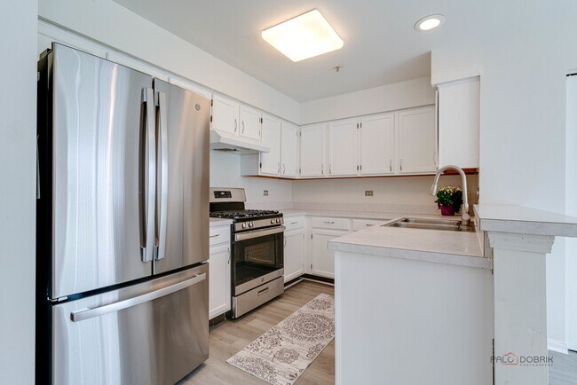 Building Photo - 1257 Orleans Dr