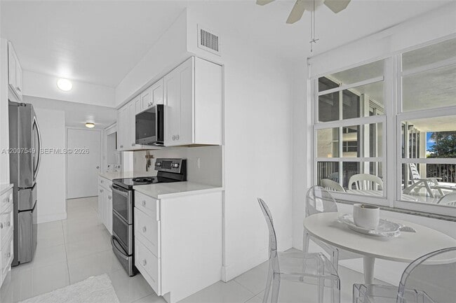 Building Photo - 4280 Galt Ocean Dr