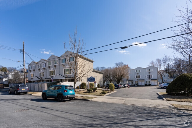 Building Photo - Cassidy Condominiums