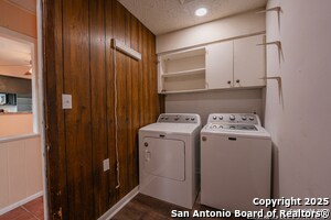 Building Photo - 1002 River Oak Dr