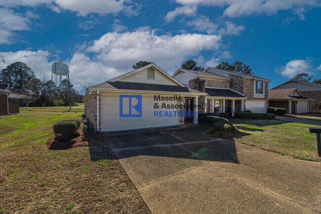 Building Photo - 2 Bed/2 Bath Townhouse in Brandon