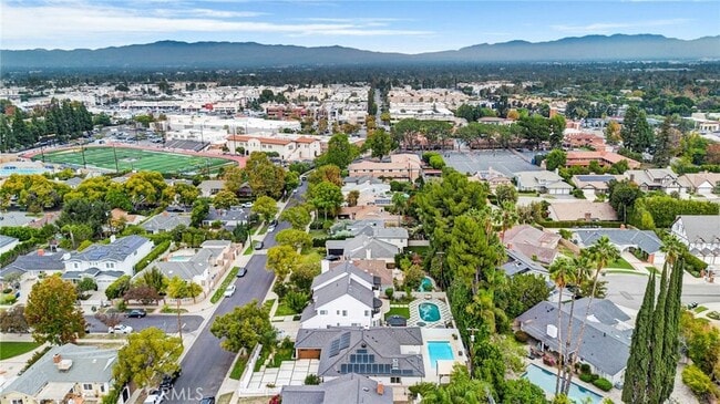 Building Photo - 4912 Alonzo Ave