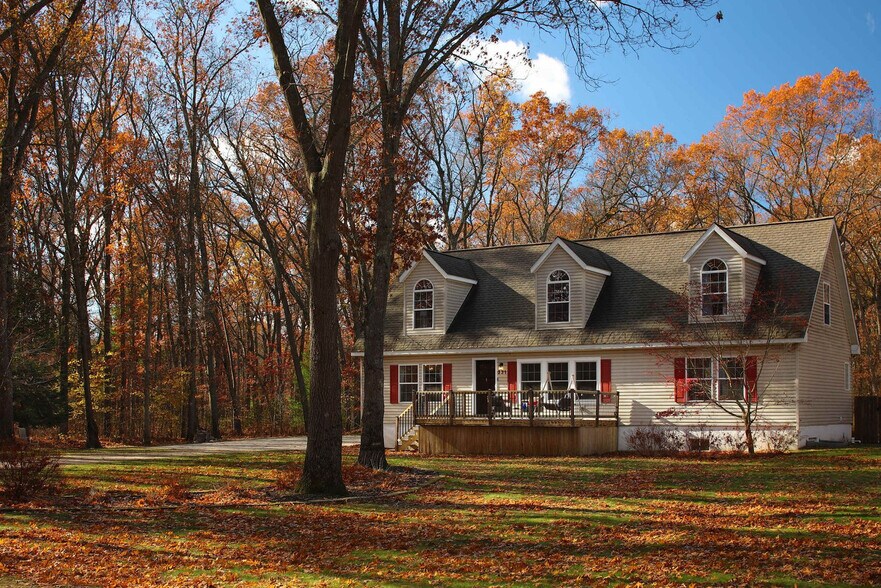 Building Photo - 331 June Ln