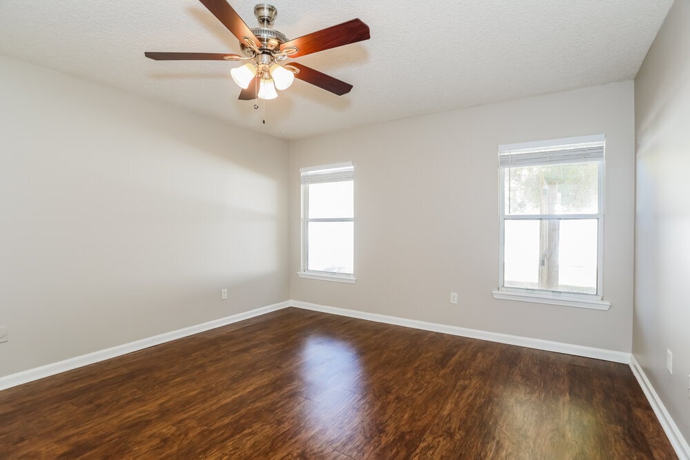 Building Photo - 1563 Bay Harbor Dr