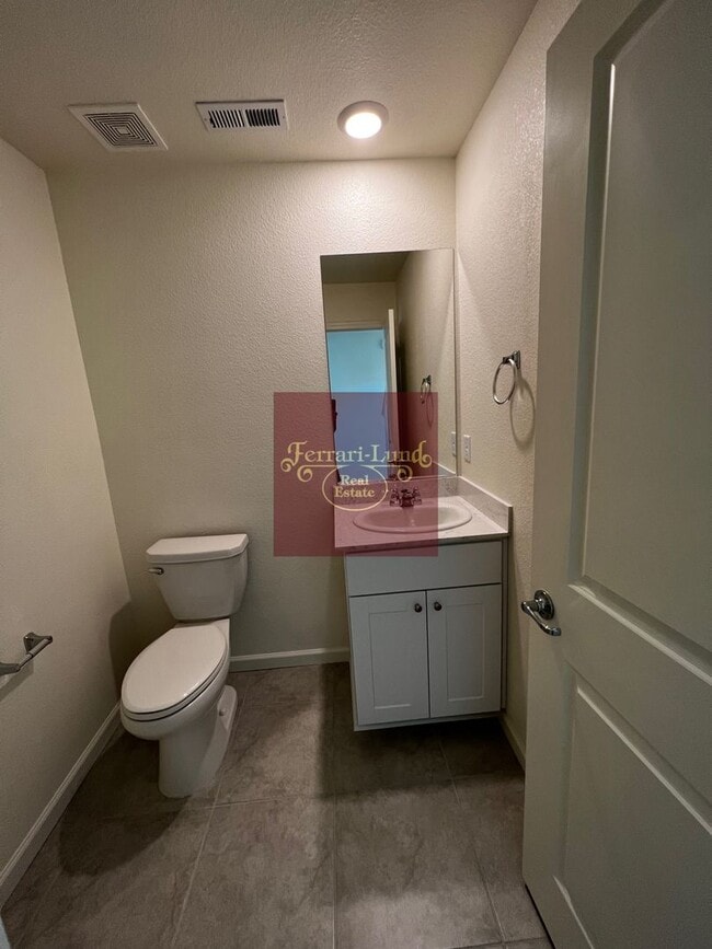 Building Photo - HOME in Lemmon Valley Community - Kay DeAlba!!