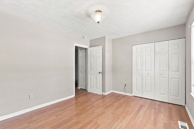 Building Photo - 46 Otsego Dr