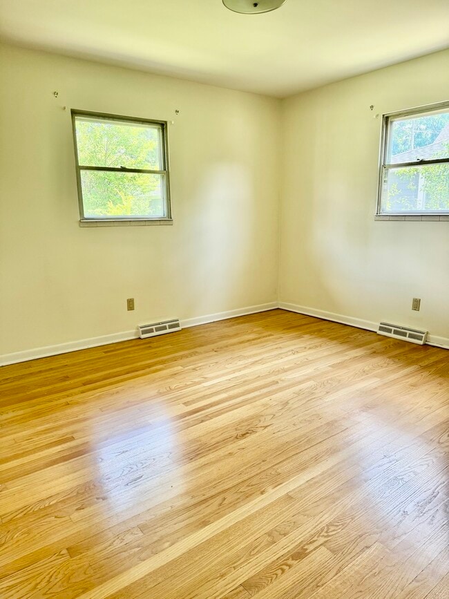 Building Photo - 4707 Fairview Ave