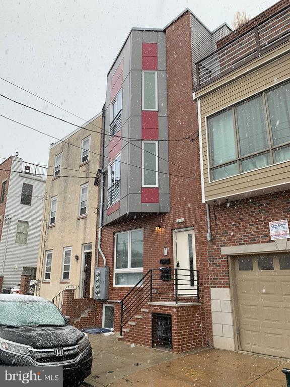 Building Photo - 1527 Carpenter St