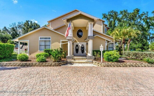 Building Photo - 225 S Tropical Trail